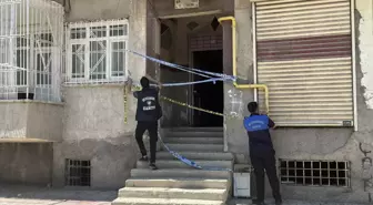 Diyarbakır'da Sallanma İhbarı Üzerine Tahliye Edilen Bina İncelendi