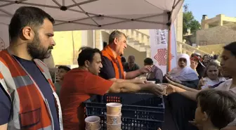 Diyarbakır Vakıflar Bölge Müdürlüğü'nden Mardin'de 2 Bin Kişiye Aşure İkramı