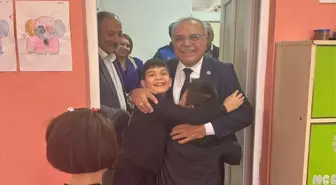Dodurga Belediye Başkanı Çetinkaya, Öğrencilere Forma Hediye Etti