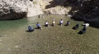 Doğaseverler Kızılağaç Kanyonu'nda Farkındalık İçin Çöp Topladı