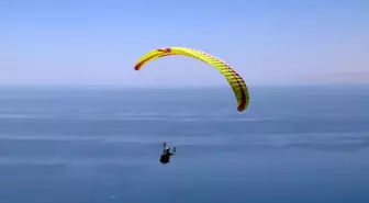 Van'da Yamaç Paraşütü Hedef Şampiyonası Başladı