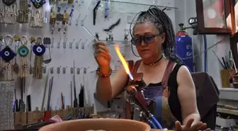Beyin Kanamasından Cam Sanatına: Yasemin Dikmen'in Başarı Hikayesi