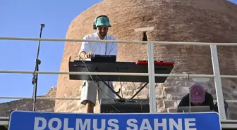 Dolmuş Sahne, Genç Müzisyenlere Fırsat Sunuyor