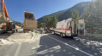 Domaniç'te Trafik Kazası: Bir İşçi Yaralandı