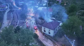 Düzce'de Yangın: Cami Kullanılamaz Hale Geldi