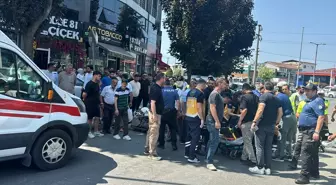Düzce'de Polis Motosikleti ile Otomobil Çarpıştı: 2 Polis Yaralı