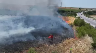 Edirne'de Balya Yüklü Römork Yangını Kontrol Altına Alındı