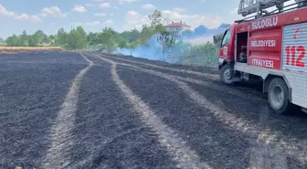 Edirne'de Buğday Tarlasındaki Yangın Kontrol Altına Alındı