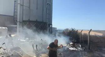 İpsala'da Anız Yangını Çeltik Fabrikasına Sıçramadan Söndürüldü