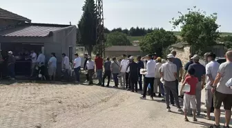 Yağcılı Köyü'nde Geleneksel Kurban Eti Dağıtımı