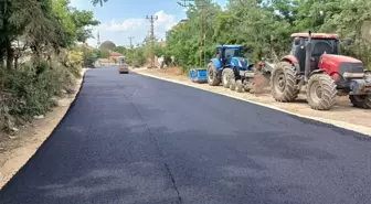 Edirne'de Köy Yolları Sıcak Asfaltla Yenileniyor