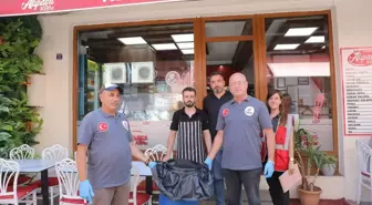Edirne'de Gıda İsrafı Önleniyor: Artan Yemekler Sokak Hayvanlarına Mama Oluyor