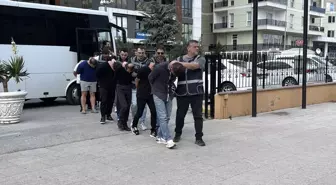 Edirne'de şehit ailesini dolandıran 11 şüpheli adliyede