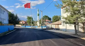 Edirne'de Köy Yollarına Sıcak Asfalt Çalışmaları Devam Ediyor