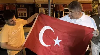 Edirne Emniyet Müdürü'nden Esnafa Türk Bayrağı Hediye
