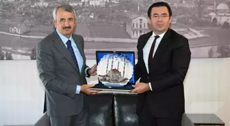 Edirne Valisi Yunus Sezer, Başsavcı Tuğan Sarıca'yı Ziyaret Etti