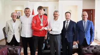 Edirne Valisi, Dünya İkincisi Candeniz Berrak'ı Kabul Etti