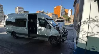 Elazığ'da Trafik Kazası: 8 Yaralı