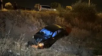 Elazığ'da Şarampole Devrilen Otomobilde 5 Yaralı