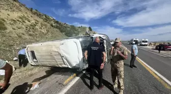 Elazığ'da Yolcu Minibüsü Takla Attı: 7 Yaralı