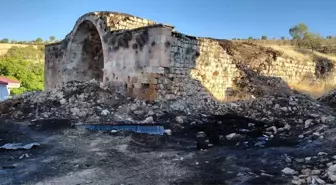 Elazığ'da Yangın: Tarihi Kervansaray ve Eve Sıçradı