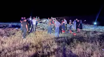 Elazığ'da Otomobil Şarampole Devrildi: 2 Ölü, 3 Yaralı