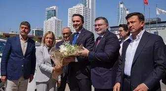 Bakan Alparslan Bayraktar İzmir'de Çeşitli Ziyaretler Gerçekleştirdi