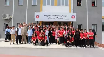 45 Yıllık Beden Eğitimi Öğretmeni Eray Çelebi Emekli Oldu