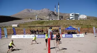 Erciyes'te En Havalı Voleybol Turnuvası Başladı