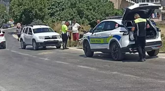 Erdek'te Otomobil ve Motosiklet Çarpıştı: 2 Yaralı