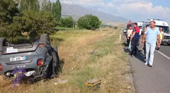 Erzincan'da Otomobil Devrildi: 1 Ölü, 4 Yaralı