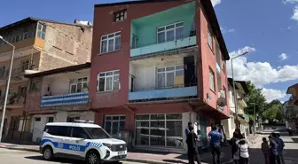 Erzurum'da Balkondan Düşen 1,5 Yaşındaki Bebek Ağır Yaralandı