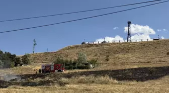 Erzurum'da örtü yangını kontrol altına alındı