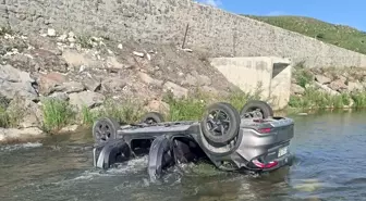 Karayazı'da Dereye Yuvarlanan Otomobilde 3 Kişi Hayatını Kaybetti