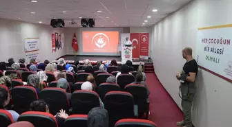 Erzurum'da Koruyucu Aile Farkındalık Toplantısı Düzenlendi