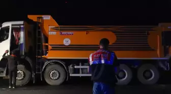 Erzurum'da Kamyonun Çarpması Sonucu 5 İşçi Yaralandı