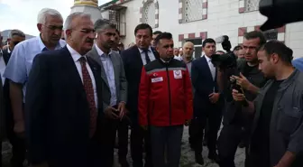Oltu'da Taş Ocağında Göçük: Üç İşçi Hayatını Kaybettiği Törenle Defnedildi