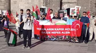 Erzurum'da Sağlık Çalışanları Gazze İçin Sessiz Yürüyüş Düzenledi