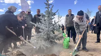 Erzurum'da Dünya Yaşlılar Günü Fidan Dikme Etkinliği