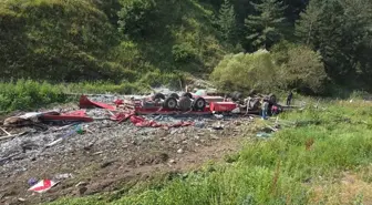 Şenkaya'da Şarampole Devrilen Tırda Sürücü Hayatını Kaybetti