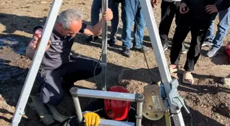 Koyun Su Kuyusundan İtfaiye Ekiplerince Kurtarıldı