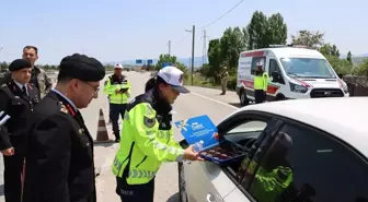 Jandarma, Kurban Bayramı'nda Trafik Denetimlerini Sürdürüyor