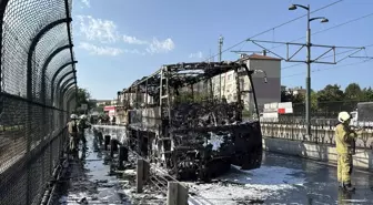 Esenler'de Servis Minibüsünde Yangın Çıktı