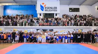 Esenler Yaz Spor Okulları Kapanış Programı Gerçekleştirildi