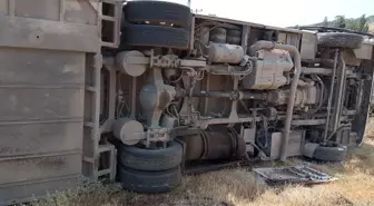 Eskişehir'de Belediye Otobüsü Devrildi: 2 Yaralı