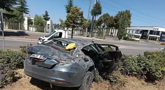 Eskişehir'de Kontrolden Çıkan Otomobil Devrildi: 1 Çocuk Hayatını Kaybetti
