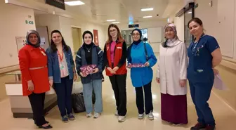 Yunus Emre Gençlik Merkezi, Hastanedeki Çocukları Bayramda Unutmadı