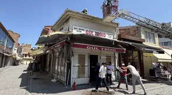 Eskişehir'de Bir İş Yerinin Çatısında Yangın Çıktı