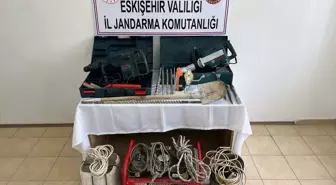 Eskişehir'de Kaçak Kazı Yapan 3 Kişi Suçüstü Yakalandı