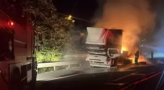 Eskişehir'de Yatak Yüklü Tırda Yangın Çıktı